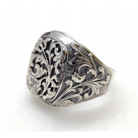 Srebrny duży sygnet z grawerem wzór S88