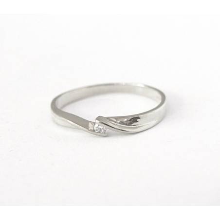 Pierścionek z bialego złota, brylant 